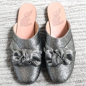 NWT Ancient Greek Sandals Passoumi Bow Platinum 37